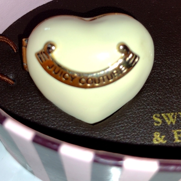 Juicy Couture Opalescent Sweet Box Heart 💝 Earrings Never Removed From 🎁 NWT - Picture 7 of 10